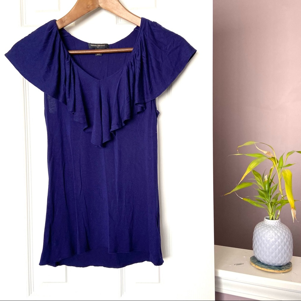 🌟3/$15🌟 Banana Republic ruffled v-neck tank